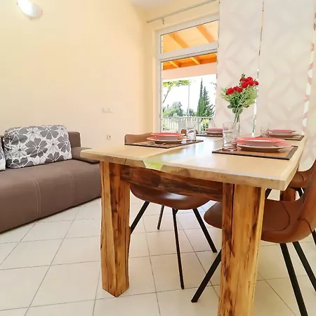 Michele オレビック