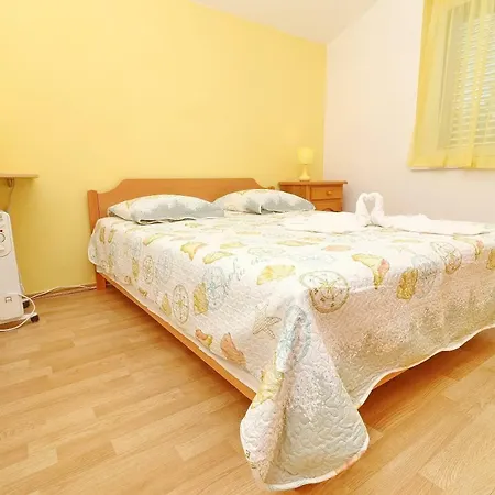 アパート Michele